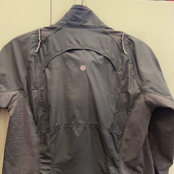 Great Lululemon Black Lightweight Jacket-Lk New 6 - Picture 6 of 7